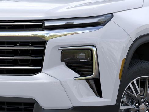 New 2026 Chevrolet Traverse LT w/ Driver Confidence Package AWD/4WD image 10