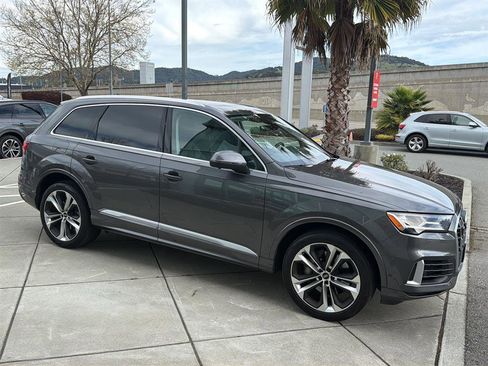 Used 2023 Audi Q7 3.0T Premium Plus w/ Premium Plus Package image 5