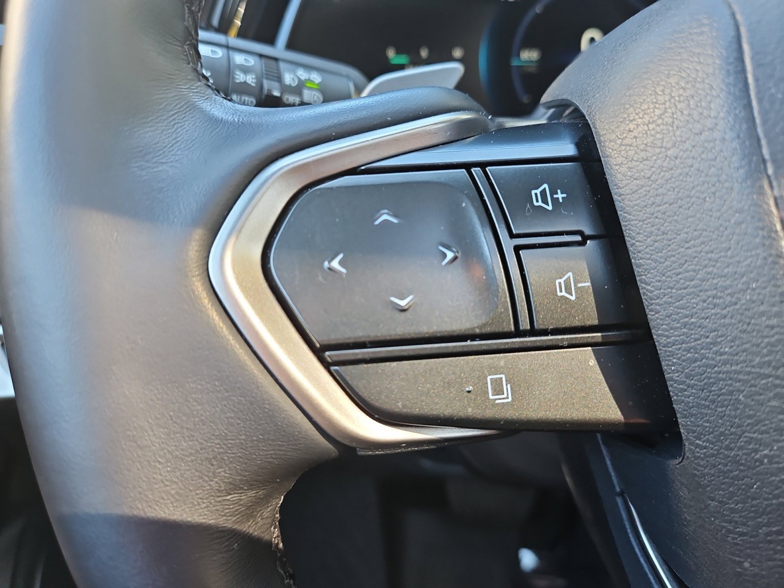 Used 2025 Lexus RX 450h AWD w/ Convenience Package image 25