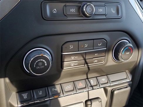 Used 2024 Chevrolet Silverado 2500 Custom w/ Custom Value Package image 25