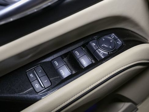 Used 2024 Cadillac Escalade Premium Luxury AWD/4WD image 41