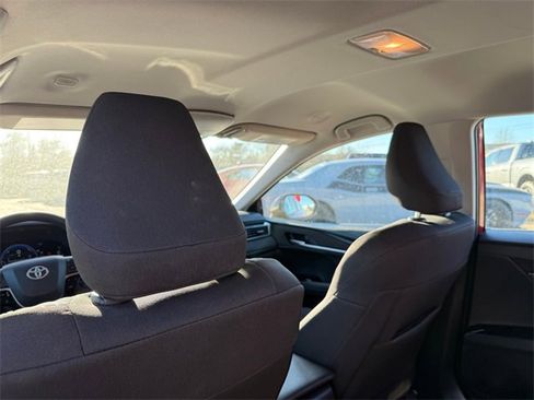 Used 2025 Toyota Camry LE image 30