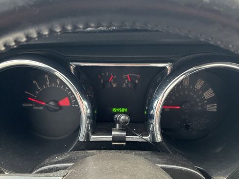 Used 2005 Ford Mustang Deluxe image 16