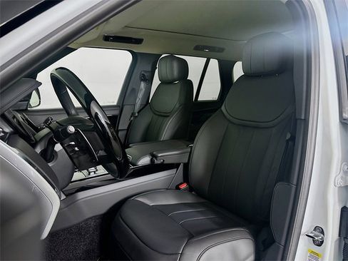New 2025 Land Rover Range Rover SE image 22