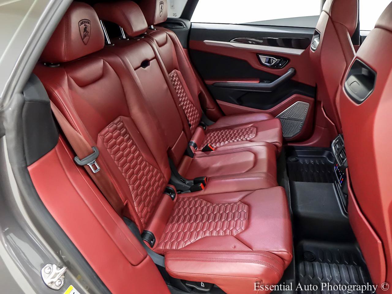 Used 2021 Lamborghini Urus AWD/4WD image 34