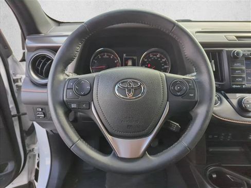 Used 2016 Toyota RAV4 SE image 12