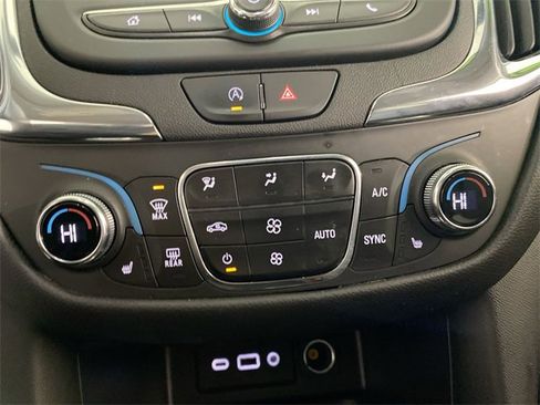 Used 2023 Chevrolet Equinox LT image 40