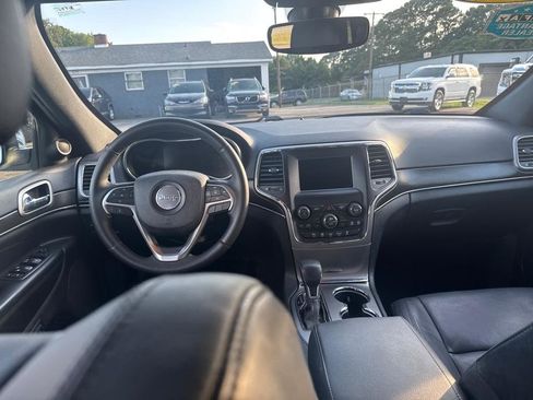 Used 2018 Jeep Grand Cherokee Limited image 25