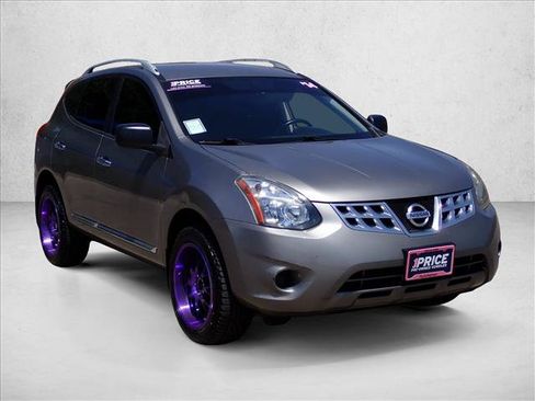 Used 2014 Nissan Rogue S w/ Convenience Package AWD/4WD image 6
