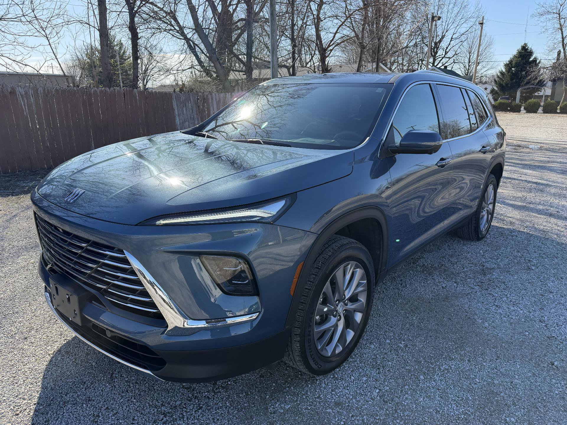 Used 2025 Buick Enclave Preferred AWD/4WD image 1