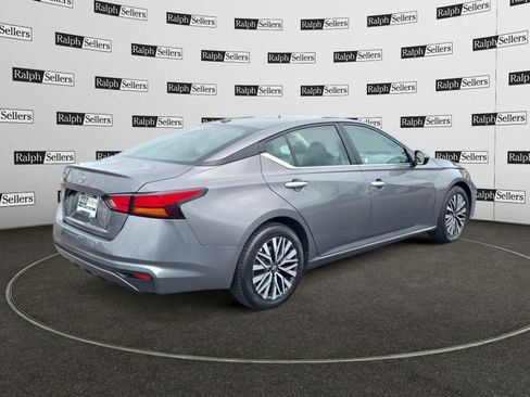 Used 2025 Nissan Altima 2.5 SV FWD image 6