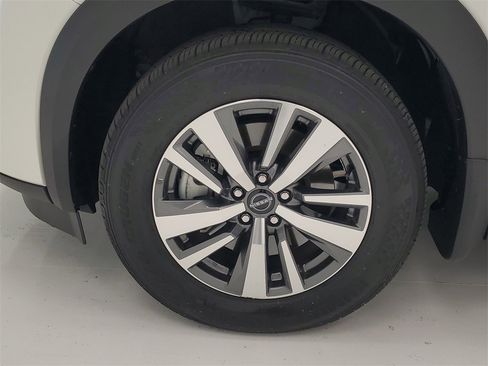 Used 2024 Nissan Pathfinder SL image 8