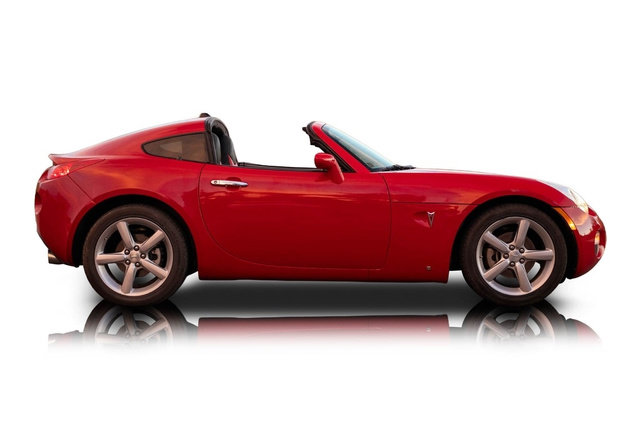 Used 2009 Pontiac Solstice Coupe RWD image 2