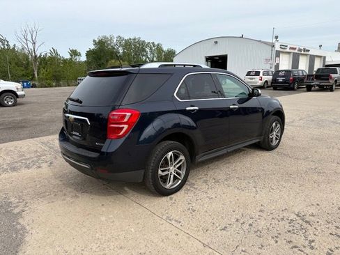 Used 2017 Chevrolet Equinox Premier w/ Enhanced Convenience Package FWD image 4