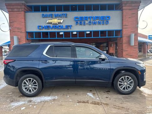 Used 2023 Chevrolet Traverse LT image 12