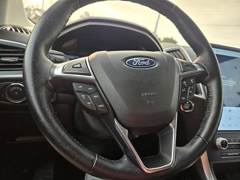 Used 2023 Ford Edge SEL AWD/4WD image 19