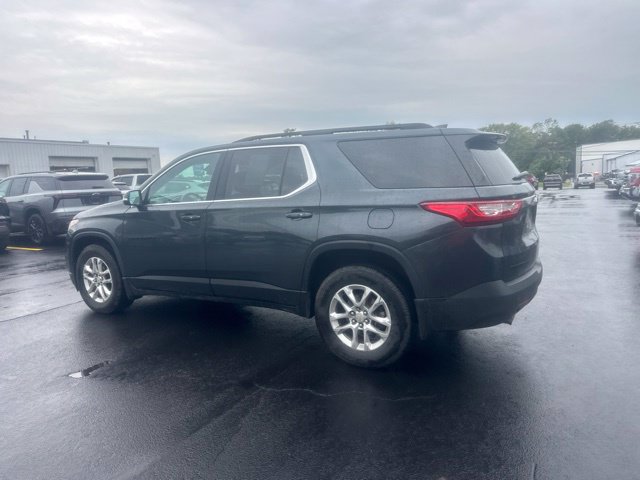 Used 2019 Chevrolet Traverse LT w/ LPO, Blackout Package AWD/4WD image 2
