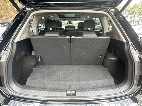 Used 2024 Volkswagen Tiguan Wolfsburg Edition image 19