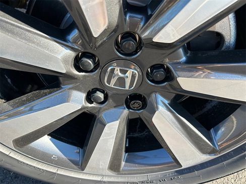 New 2025 Honda Pilot Touring image 23