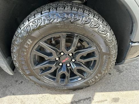 Used 2023 GMC Sierra 1500 Elevation AWD/4WD image 9