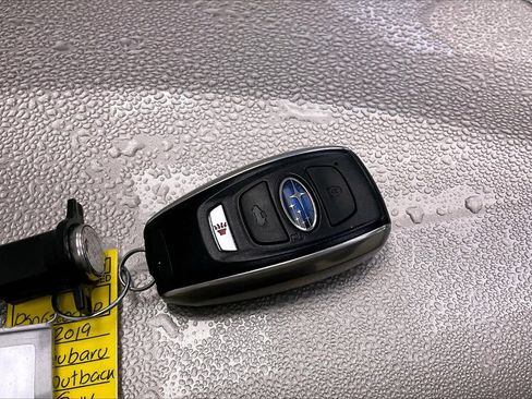 Used 2019 Subaru Outback 3.6R Limited image 10