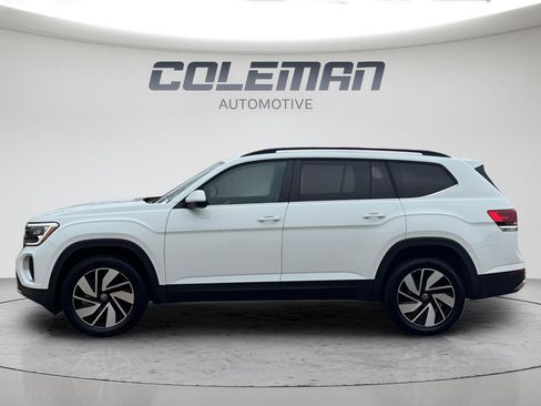 Used 2025 Volkswagen Atlas SE image 2