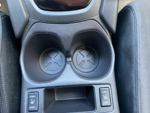 Used 2019 Nissan Rogue SV image 18