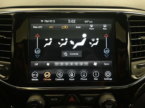Used 2021 Jeep Grand Cherokee Laredo X AWD/4WD image 19