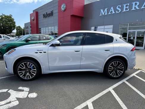 Used 2023 Maserati Grecale Modena AWD/4WD image 4