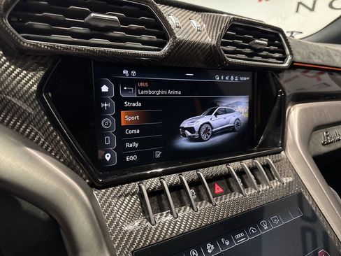Used 2023 Lamborghini Urus Performante image 42