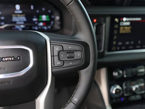 Used 2024 GMC Yukon Denali image 13