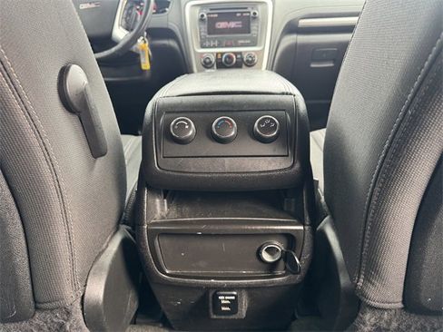 Used 2015 GMC Acadia SLE image 13