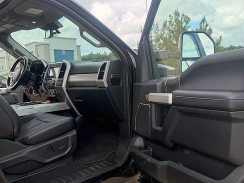 Used 2021 Ford F250 Lariat w/ Chrome Package AWD/4WD image 29