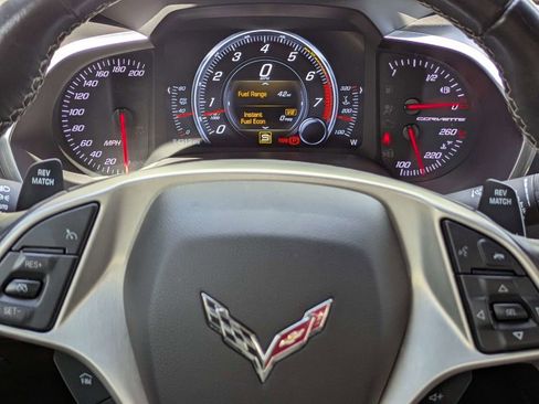 Used 2017 Chevrolet Corvette Stingray Coupe w/ 1LT RWD image 27