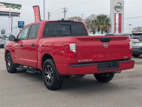 Used 2023 Nissan Titan SV w/ SV Convenience Package image 5