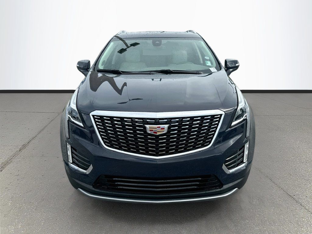 Used 2025 Cadillac XT5 Premium Luxury w/ LPO, Floor Liner Package FWD image 2