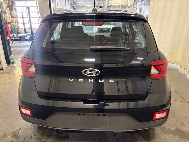 Used 2025 Hyundai Venue SEL FWD image 5