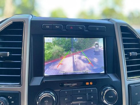 Used 2020 Ford F350 Lariat w/ Tremor Off-Road Package AWD/4WD image 18