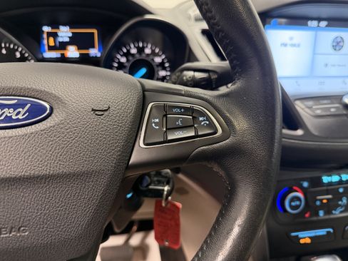 Used 2018 Ford Escape SEL image 12