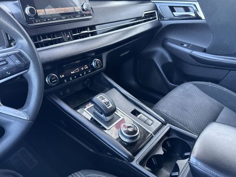 Used 2022 Mitsubishi Outlander ES image 17