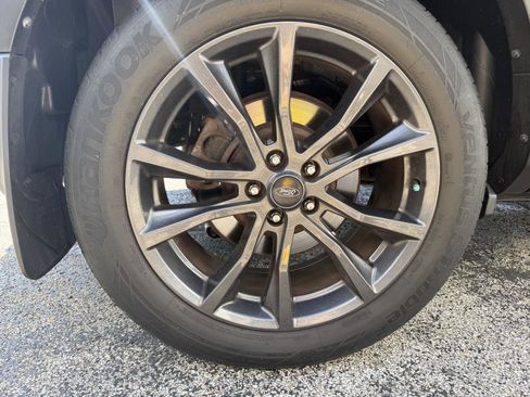 Used 2019 Ford Explorer XLT w/ XLT Sport Appearance Package AWD/4WD image 31