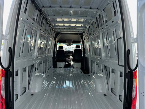 New 2026 Mercedes-Benz Sprinter 2500 image 10