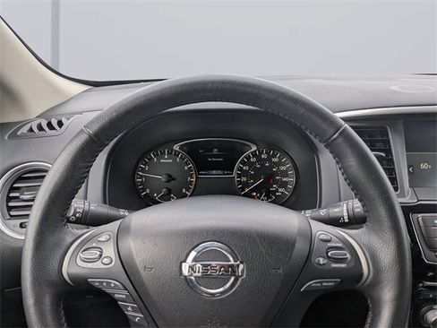 Used 2020 Nissan Pathfinder SV image 28