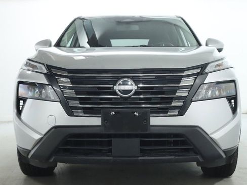 Used 2024 Nissan Rogue SV image 5