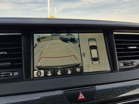 Used 2018 Kia Cadenza Limited FWD image 30