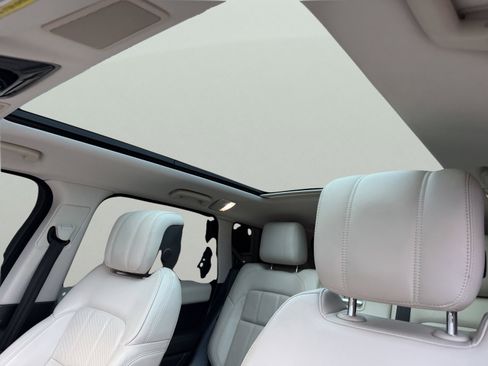 Used 2020 Land Rover Range Rover Sport HSE image 35