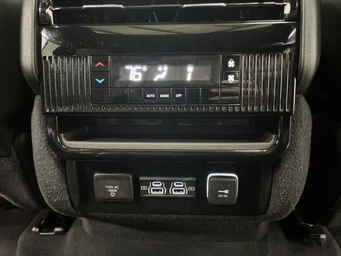 Used 2024 Jeep Wagoneer L 4WD w/ Premium Group I image 36