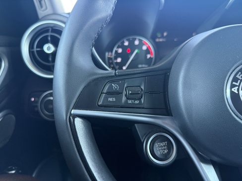 Used 2018 Alfa Romeo Giulia Ti w/ Nero Edizione RWD image 18