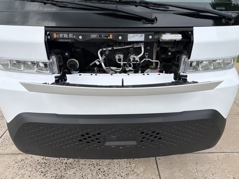 Used 2024 Chevrolet Brightdrop 400 w/ Commercial Equipment Package AWD/4WD image 23