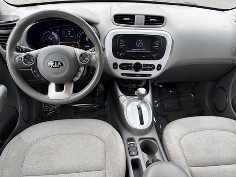 Used 2017 Kia Soul EV-e image 11